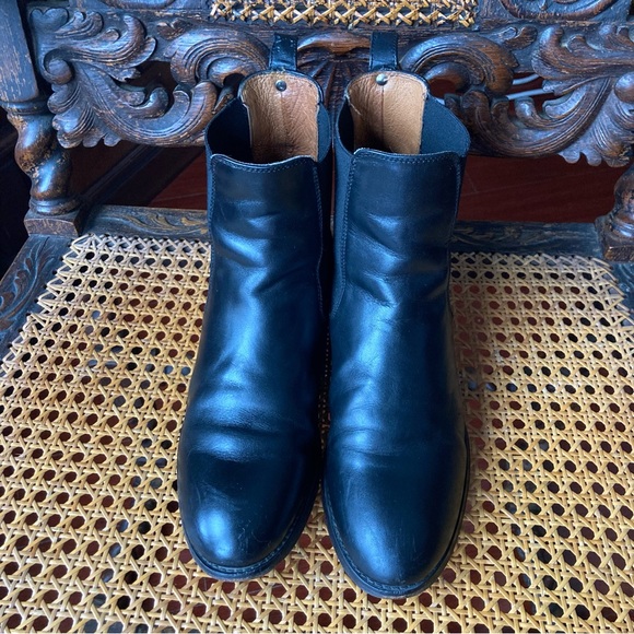 Women’s Frye Black Chelsea Boots - Picture 5 of 14